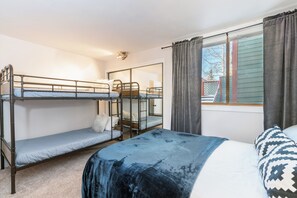 2 bedrooms, in-room safe, travel cot, free WiFi
