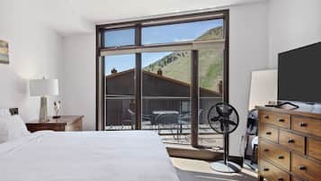 2 habitaciones, escritorio, tabla de planchar con plancha y wifi