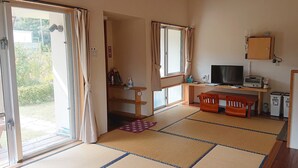 Phòng truyền thống (Japanese Style) | Phòng cách âm, truy cập Internet không dây miễn phí, bộ trải giường