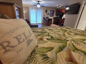 Bügeleisen/Bügelbrett, Reisekinderbett, kostenloses WLAN, Bettwäsche