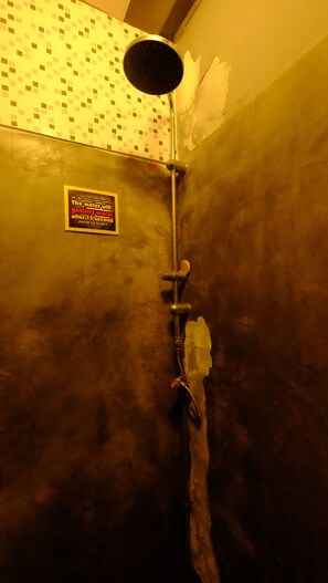 Mixed Shared Dormitory  | Chuveiro