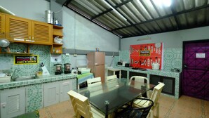 Property amenity - Let It Bee Econo Hostel (Ko Lanta)