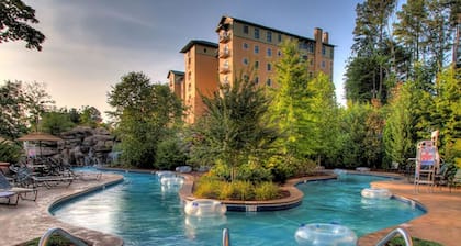 RIVERSTONE RESORT-1 BED/1 BTH LUX CONDO--SEPTEMBER SPECIALS-- 129-149 PER NIGHT!