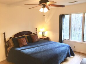 15 habitaciones, tabla de planchar con plancha y cuna de viaje 