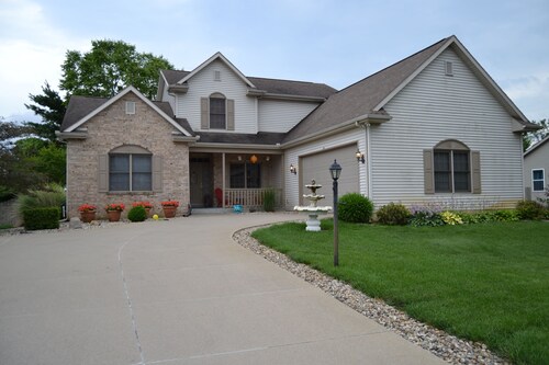 Kid Friendly home 15 min to Notre Dame!!!