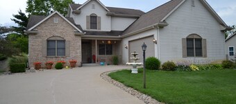 Kid Friendly home 15 min to Notre Dame!!!