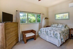 4 bedrooms, in-room safe, iron/ironing board, travel cot