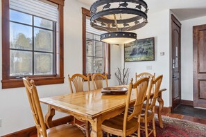 Dining - Outpost: Grand View 331 - Teton Views and AC! (Jackson)