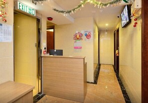 Reception - HK Mingdu Hostel (Kowloon)