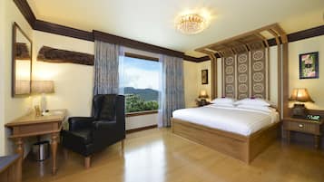 Egyptian cotton sheets, premium bedding, minibar, in-room safe