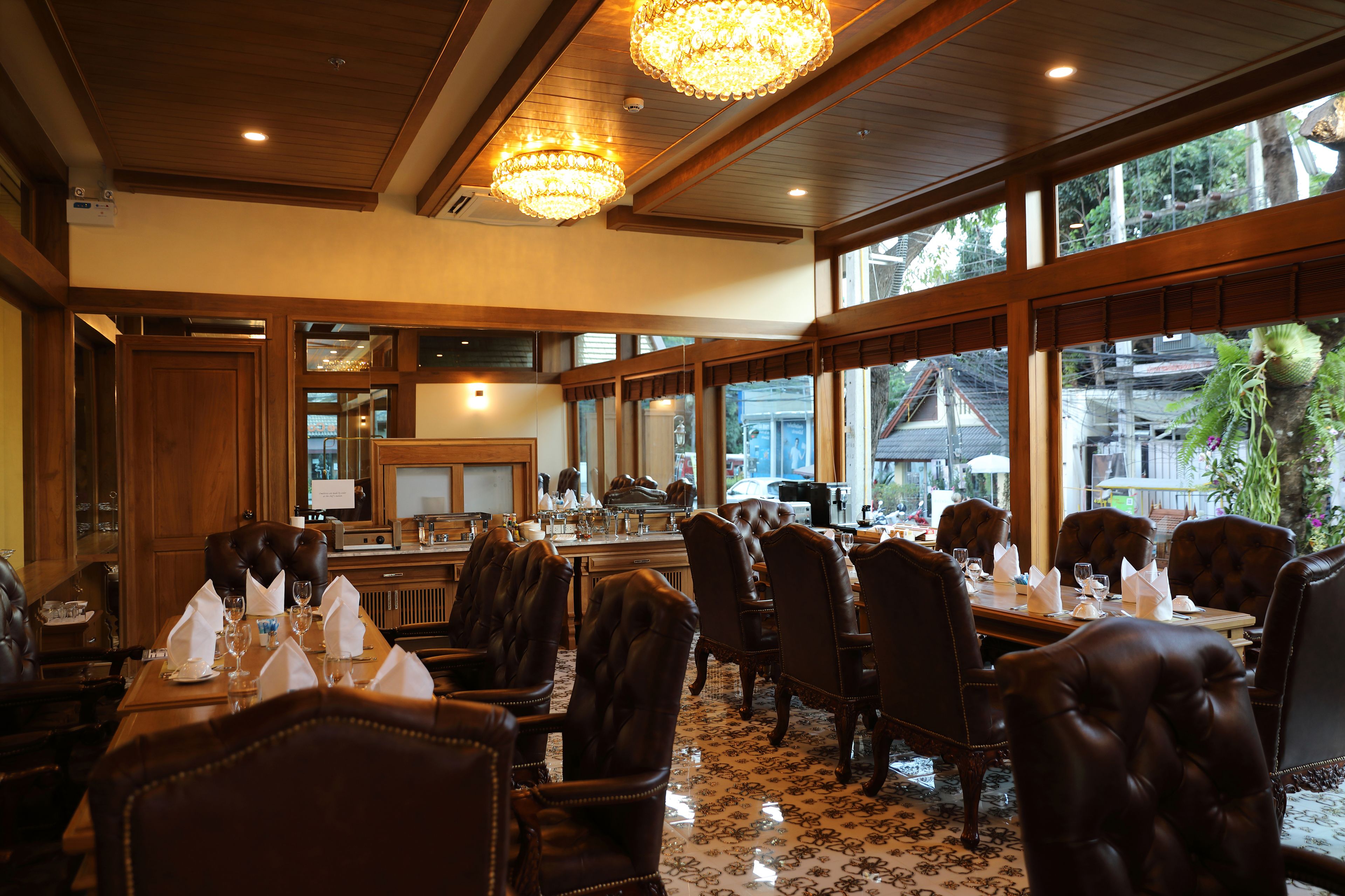 free daily cooked-to-order breakfast