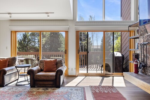 Outpost: Wind River 13 - Hot Tub Access