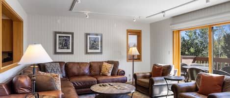 Smart-tv en een open haard