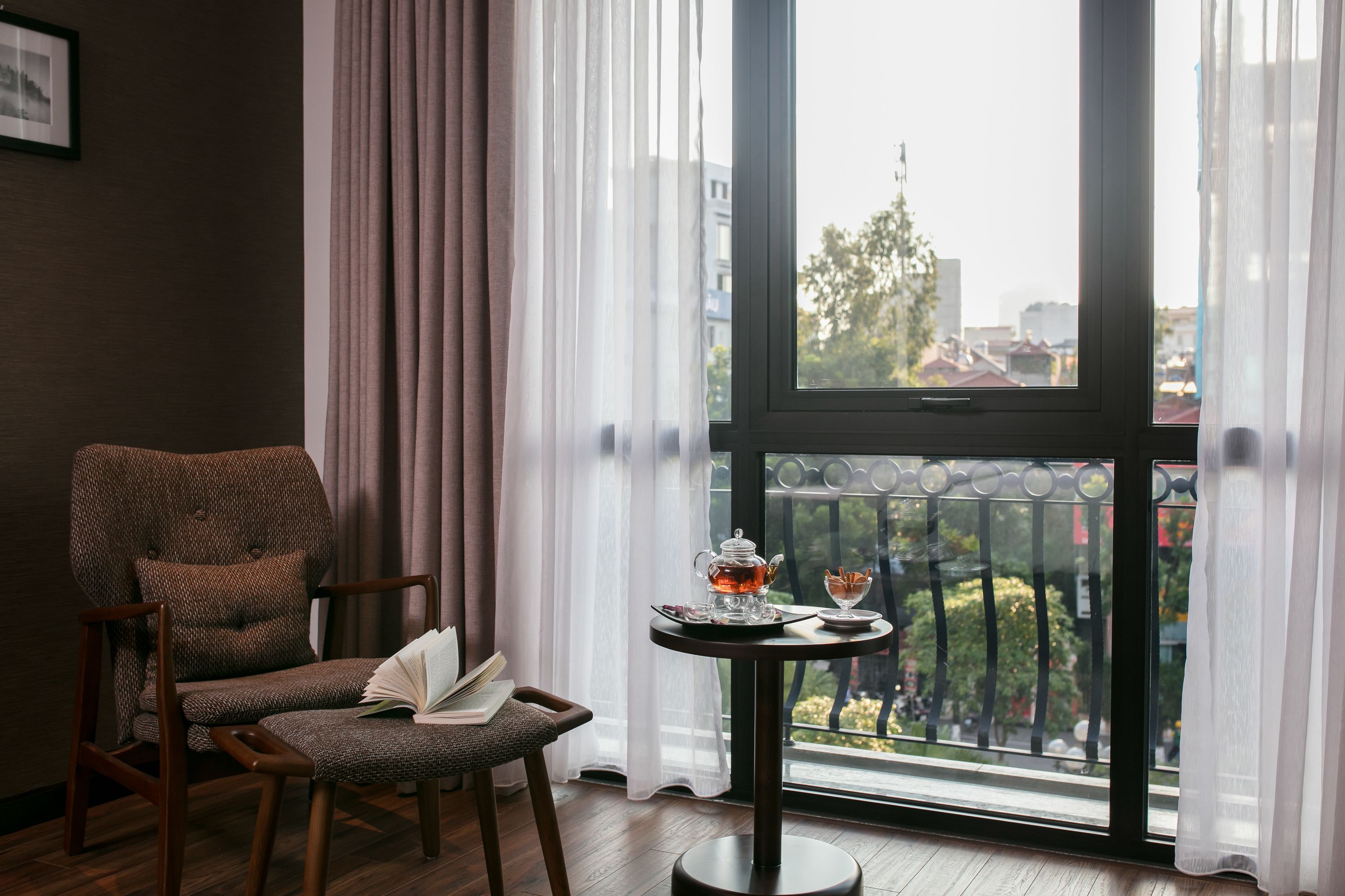 premium room | 1 bedroom, premium bedding, minibar, in-room safe