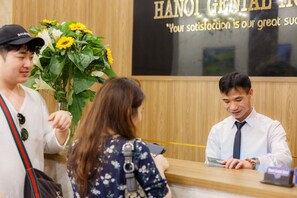 Quầy tiếp tân