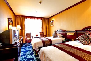 Business Twin Room | Minibar, in-room safe, desk, blackout curtains - Tumaris Hotel (Urumqi)