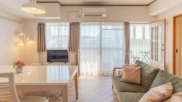 Family Apartment, 3 Bedrooms | Living area