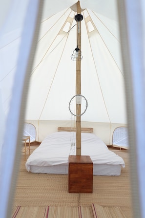 Family Tent | Free WiFi, bed sheets