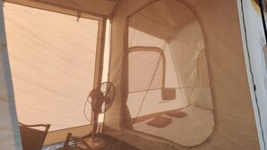 واي فاي مجانًا وملاءات أسرّة