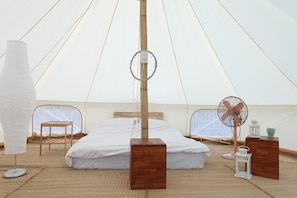 Family Tent | Free WiFi, bed sheets