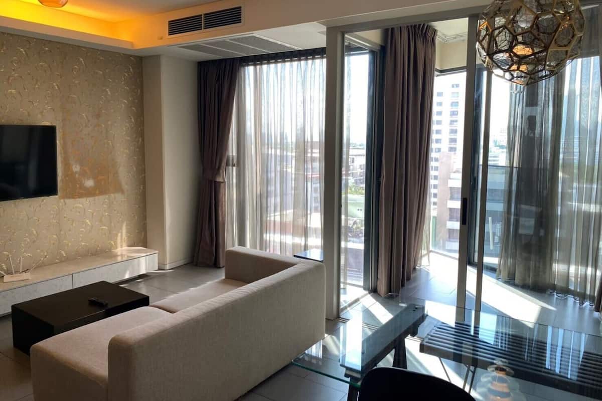 Habitación cuádruple Deluxe | Escritorio, cortinas blackout y insonorización