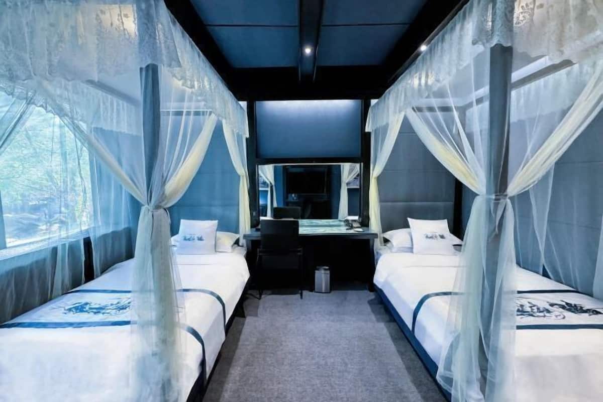 Minibar, in-room safe, desk, blackout curtains