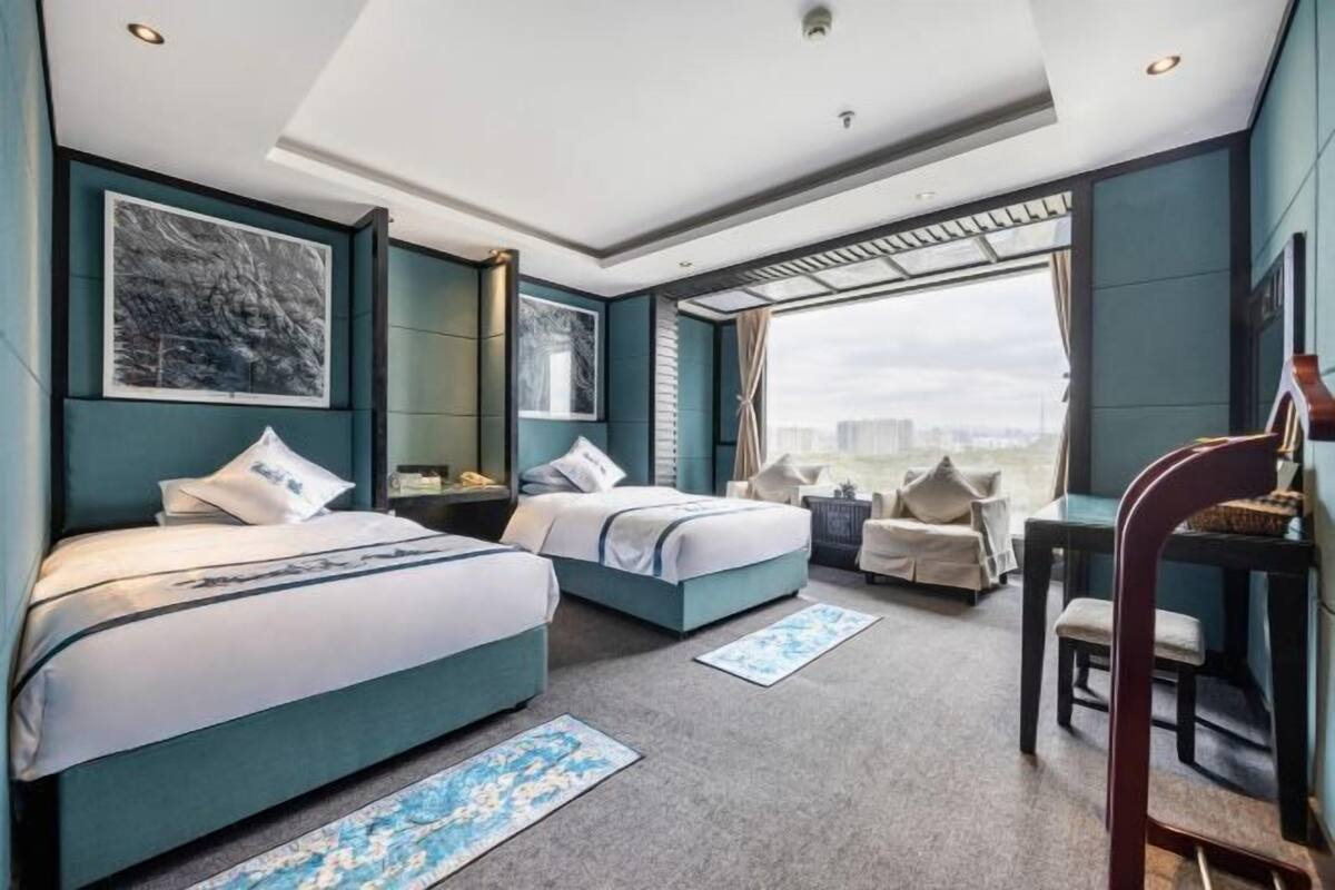 Minibar, in-room safe, desk, blackout curtains
