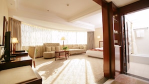 Deluxe Double Room | Minibar, in-room safe, desk, blackout drapes - Chengde Shenghua Hotel (Chengde)