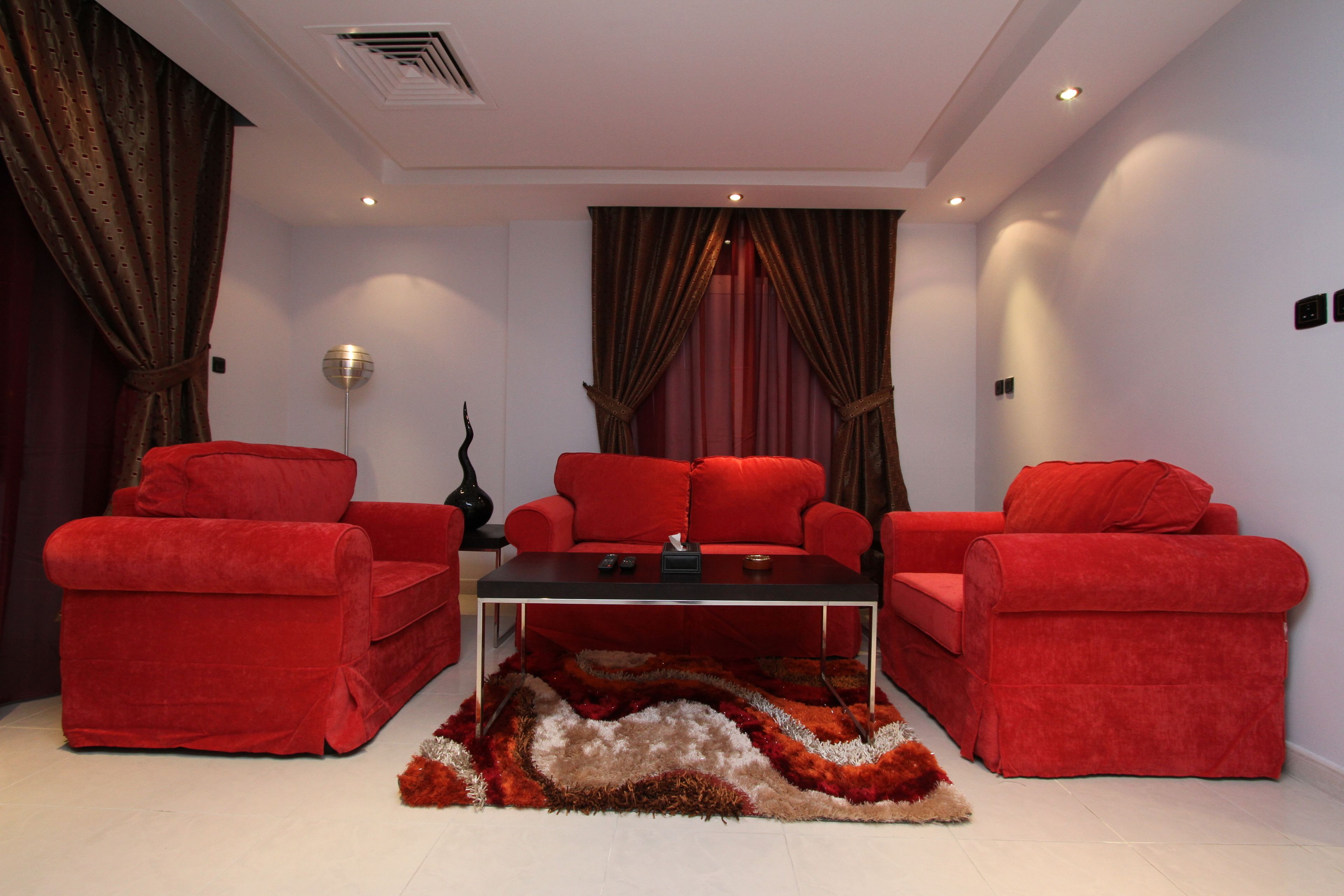 32 インチのLED テレビ (衛星放送視聴可)、テレビ