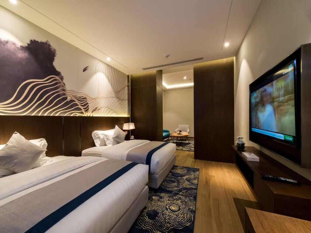 Minibar, in-room safe, iron/ironing board, free WiFi