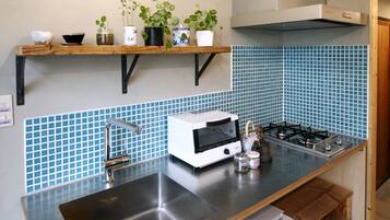 Dortoir Partagé, dortoir mixte | Coin cuisine privé | Grand réfrigérateur, micro-ondes, grille-pain, cuiseur de riz