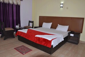 Deluxe Room, Smoking | Desk, rollaway beds, free WiFi, wheelchair access - Hotel Joshi (Siddharthanagar)
