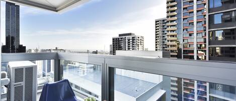 패밀리 아파트, 침실 2개, 시내 전망 | 발코니