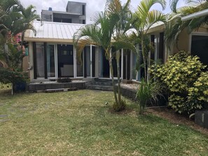 Exterior detail - H&K Villa (Blue Bay)