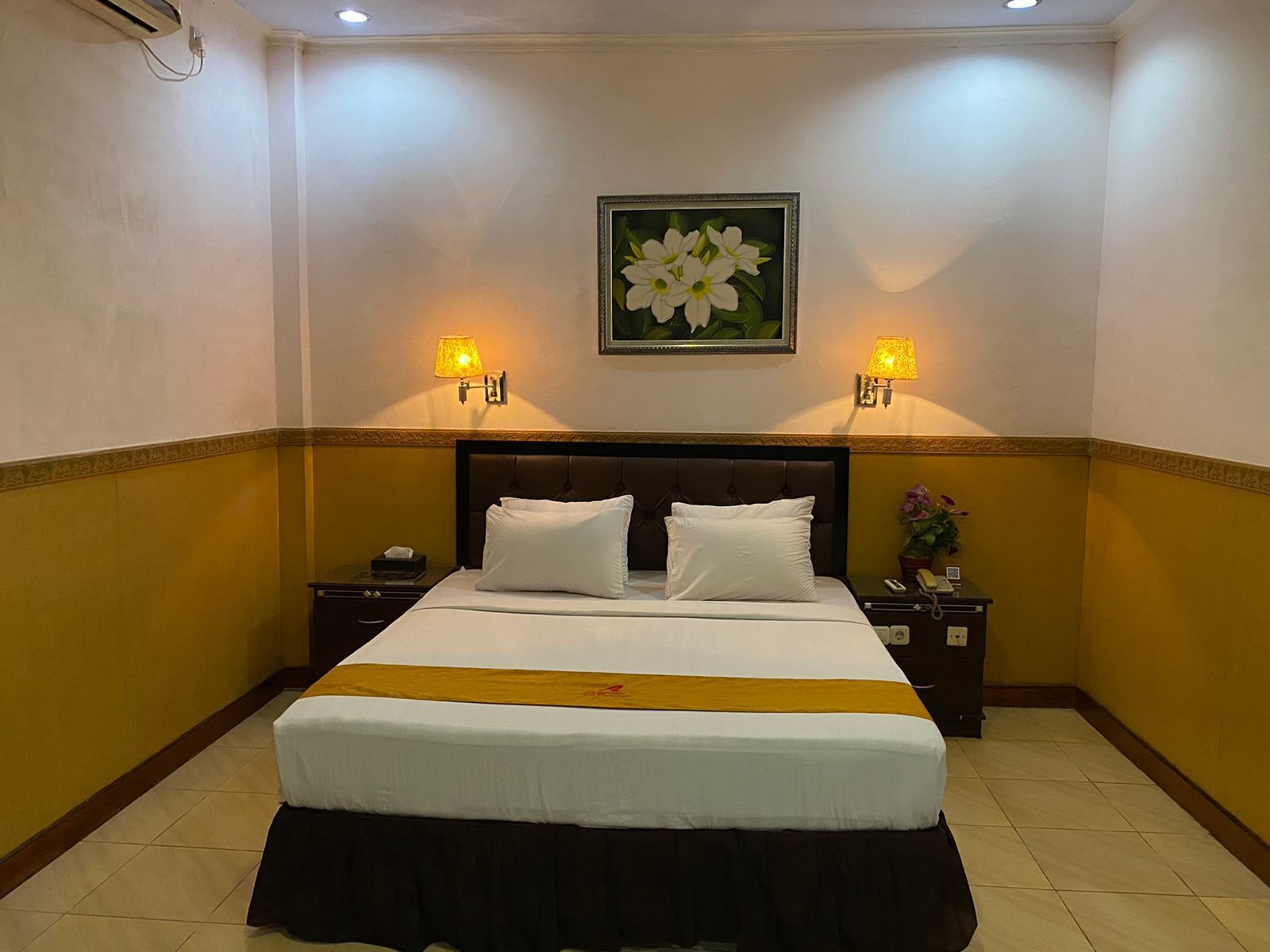 Deluxe Room | Desk, free WiFi