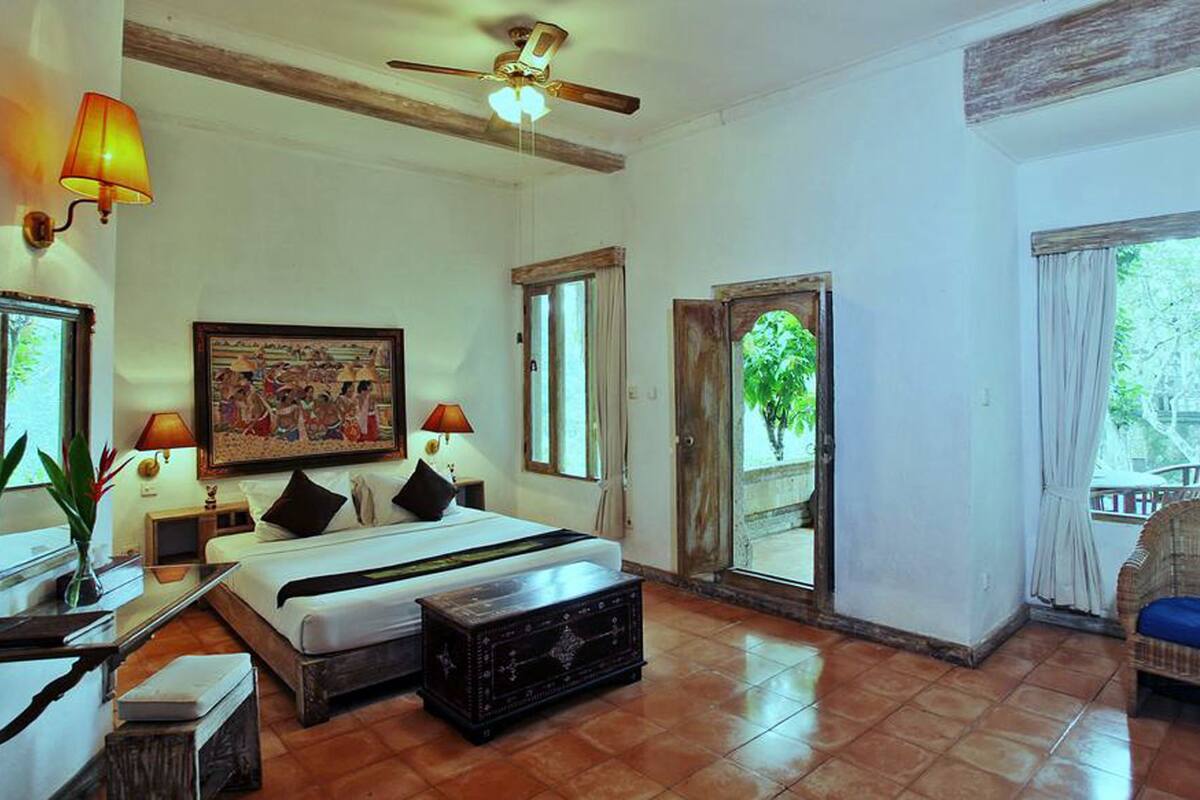 Frangipani Villa | Premium bedding, desk, rollaway beds, free WiFi