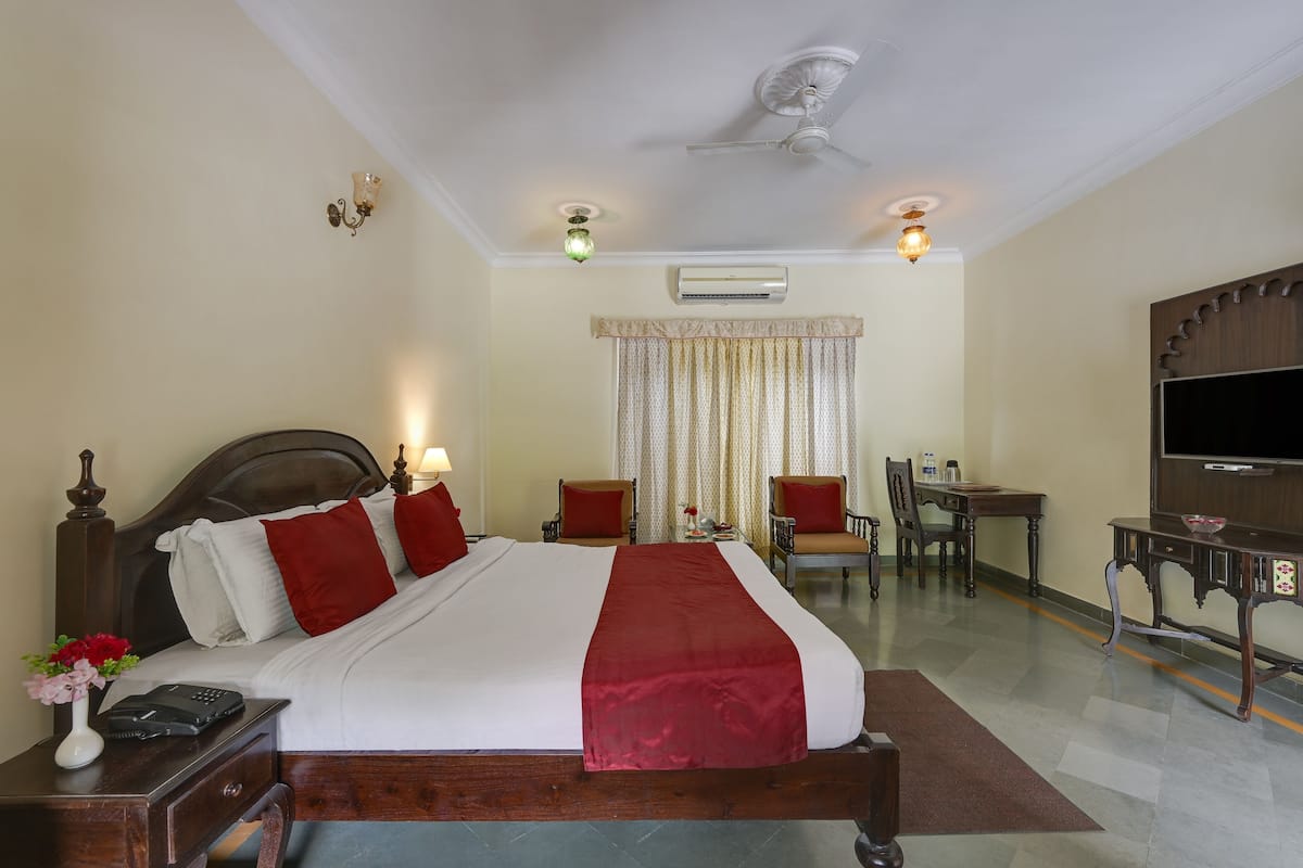 Standard Room | 1 bedroom, minibar, iron/ironing board, free WiFi