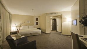 Premium bedding, in-room safe, desk, soundproofing - Dedepark Hotel (Eskisehir)