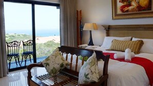 Panoramic-Suite | Hochwertige Bettwaren, Daunenbettdecken, Pillowtop-Betten, Zimmersafe