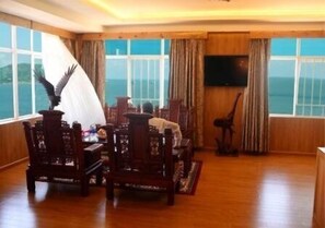 Lobby sitting area - Hoang Yen 1 Hotel (Quy Nhon)