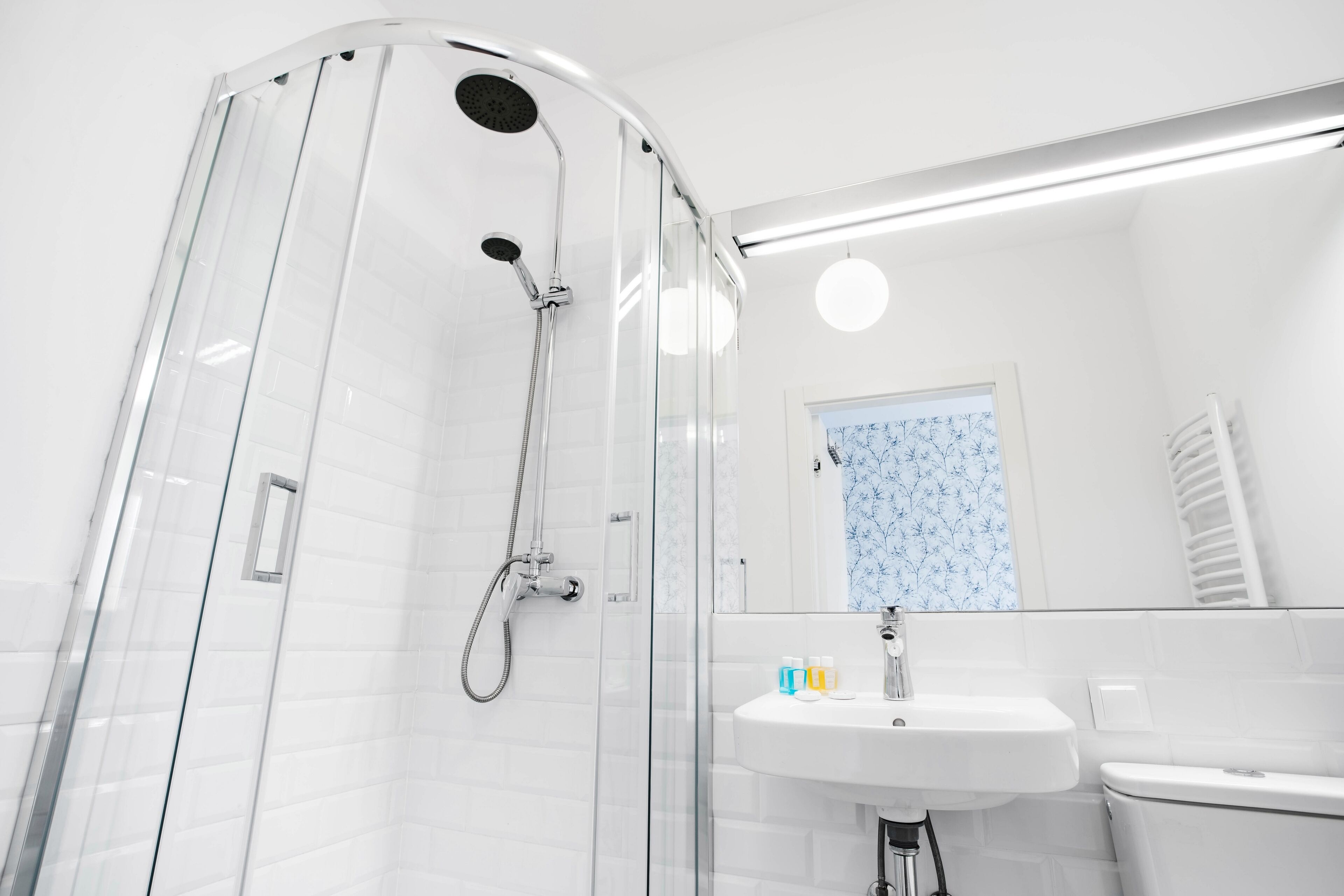 standard double or twin room | bathroom | shower, free toiletries, hair dryer, towels