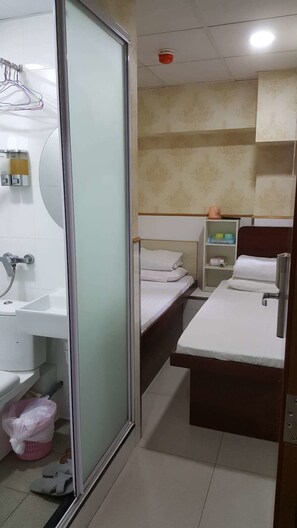 Twin Room | Kalis bunyi, Wi-fi percuma, akses kerusi roda 