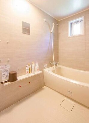Private Vacation Home | Deep-soaking bathtub - Pension Coral (Nakijin)