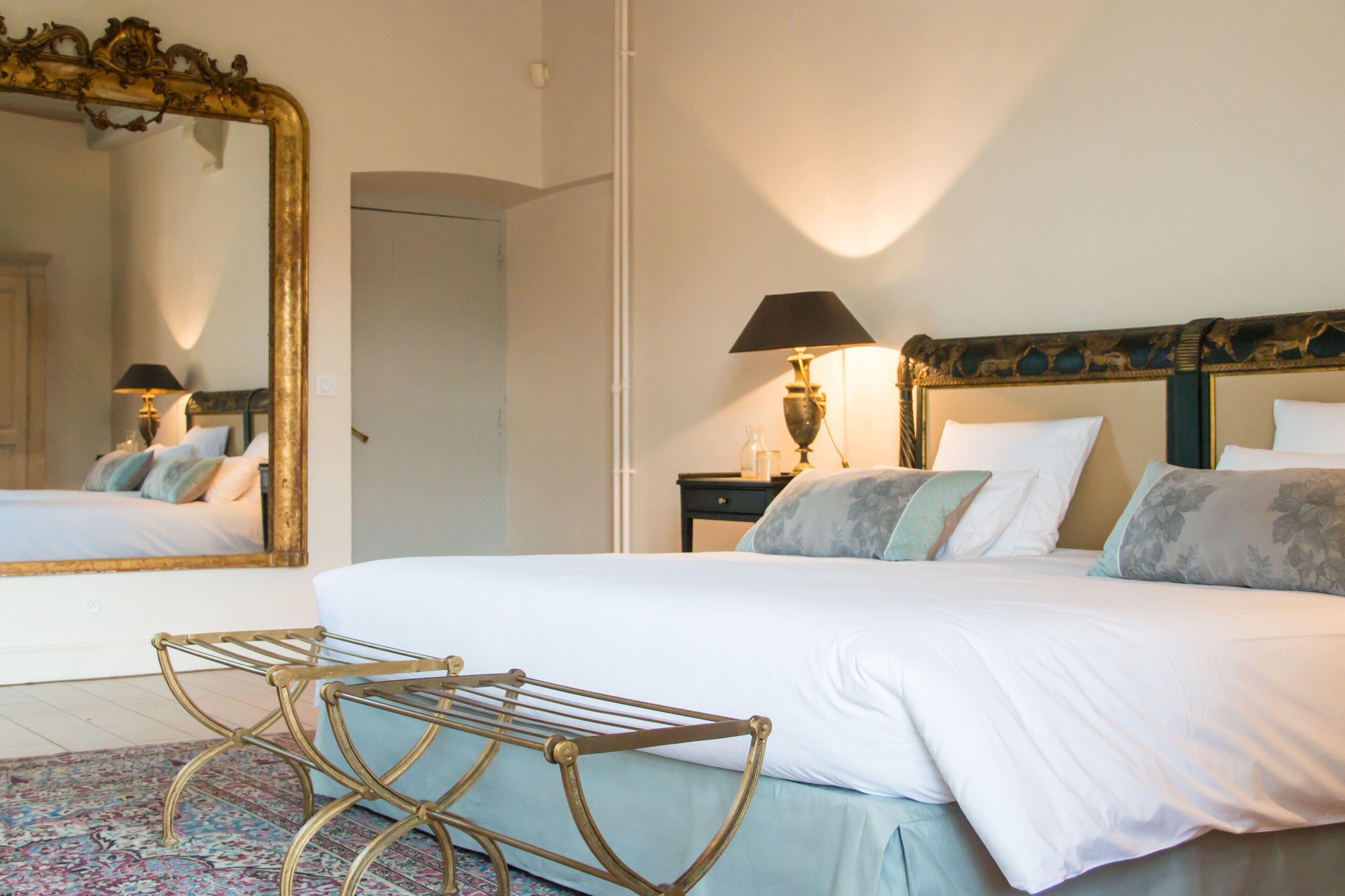 Luksus-suite - eget badeværelse - udsigt til have (Suite Tocqueville) | Premium-sengetøj, individuelt design, individuel indretning, skrivebord