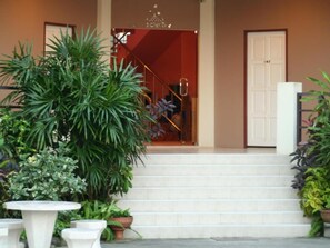 Property entrance - Baan Chomphu (Prachuap Khiri Khan)