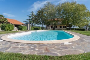 Outdoor pool, open 9:30 AM to 9:30 PM, pool loungers - Agriturismo Bella Cima (Montefiascone)