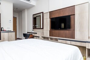 Superior-huone (Superior Room) | Tallelokero huoneessa, työpöytä, äänieristys, silitysrauta/-lauta