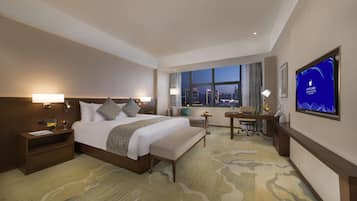 Superior Double Room | Minibar, in-room safe, desk, blackout drapes