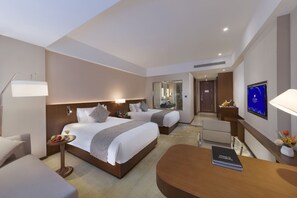Superior Twin Room | Minibar, in-room safe, desk, blackout drapes - Grand New Century Hotel Jingyue (Changchun)