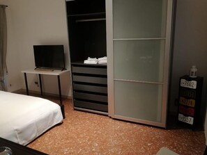 Comfort Triple Room - Sergio's House #CasaDeSergio (Rome)